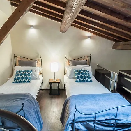 Family Signoria Apartment *