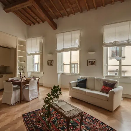 Family Signoria Apartment Florence